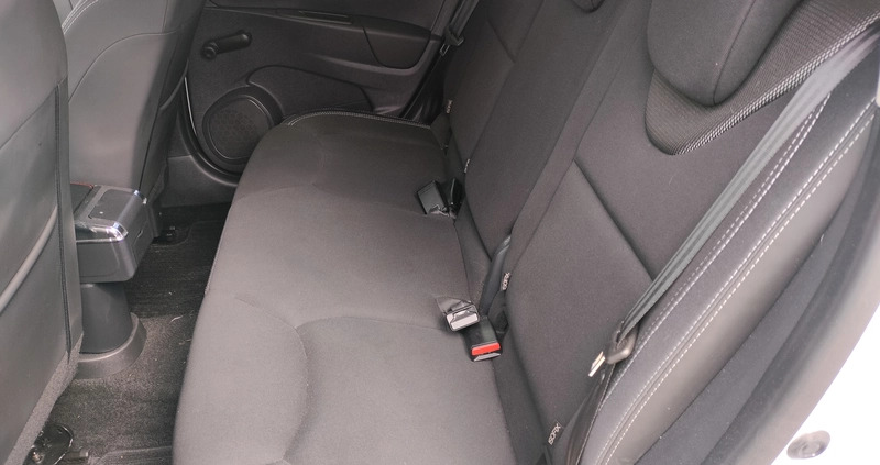 Renault Clio cena 39900 przebieg: 117887, rok produkcji 2019 z Skarszewy małe 92